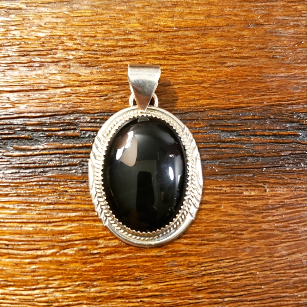 Vintage Sterling Silver Onyx Pendant